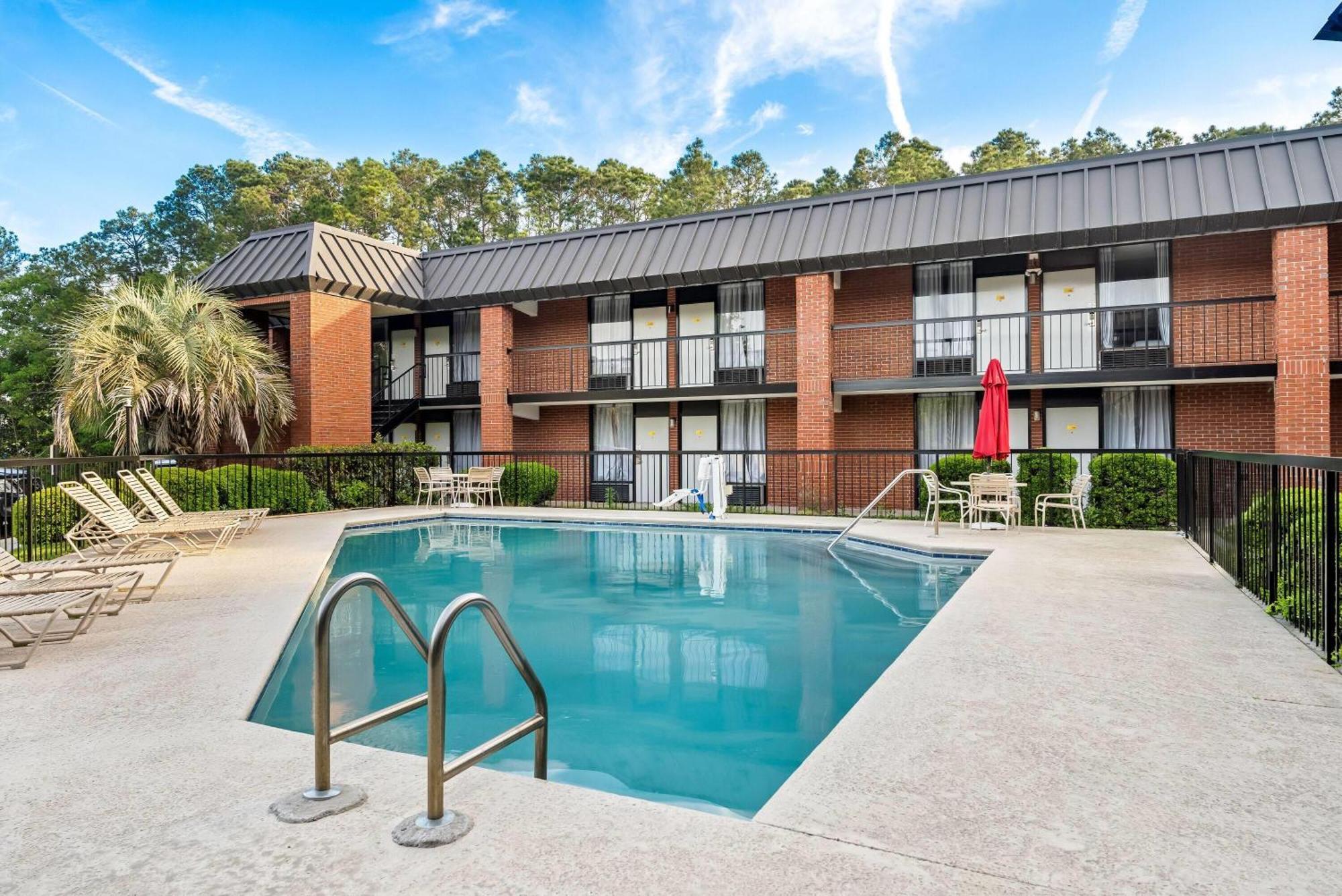 Days Inn By Wyndham Statesboro Exterior foto