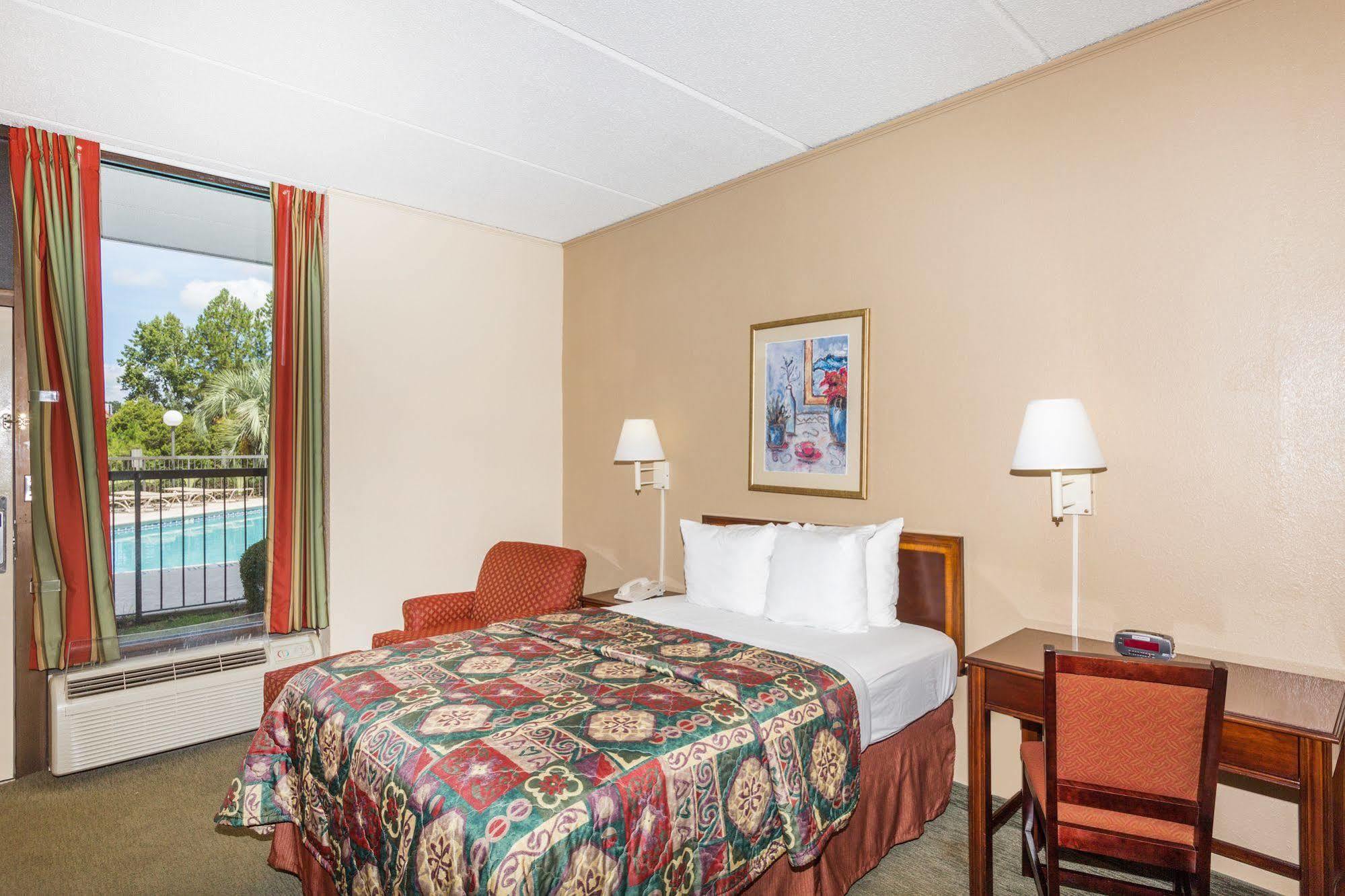 Days Inn By Wyndham Statesboro Exterior foto
